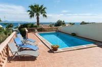 Villa Far *